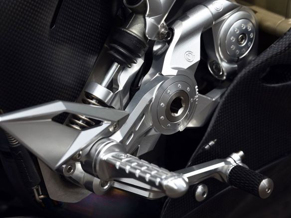 KIT DE COMMANDES ARRIÈRES RÉGLABLES MOTOCORSE DUCATI PANIGALE V4 / S / R 