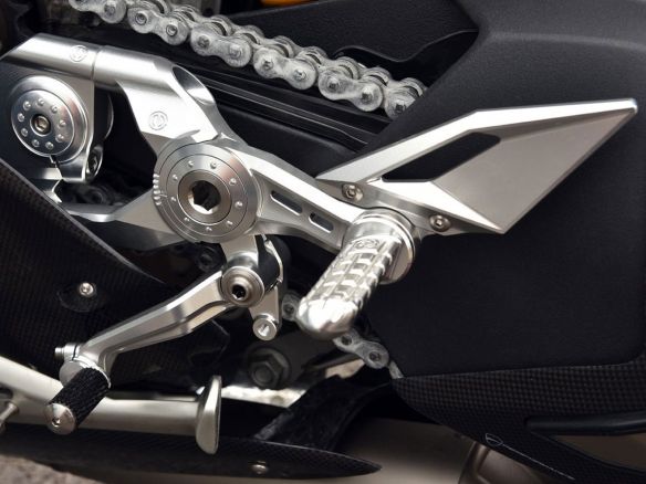 KIT DE COMMANDES ARRIÈRES RÉGLABLES MOTOCORSE DUCATI PANIGALE V4 / S / R 