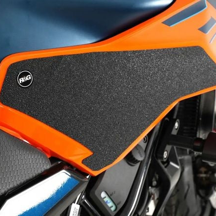 KIT DE 2 AUTOCOLLANTS ANTIDÉRAPANTS POUR PROTECTION DE RÉSERVOIR R&amp;G KTM DUKE 125 / 250 / 390 2024 